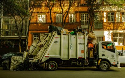 Paslaptis, kurios nepastebi dauguma: sužinokite, kaip iš tiesų dirba šiukšliavežės