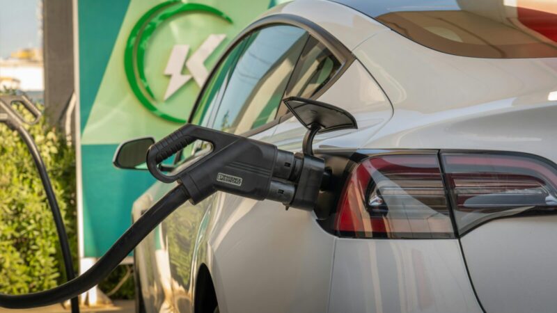 Kuro šokas Lietuvoje: atskleidžiama, kaip vairuotojai keičia įpročius bei ką renkasi vietoj dyzelio