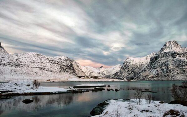 Mokslininkai mato pavojingą tendenciją: Arkties įšalas gali išleisti milžiniškus kiekius anglies