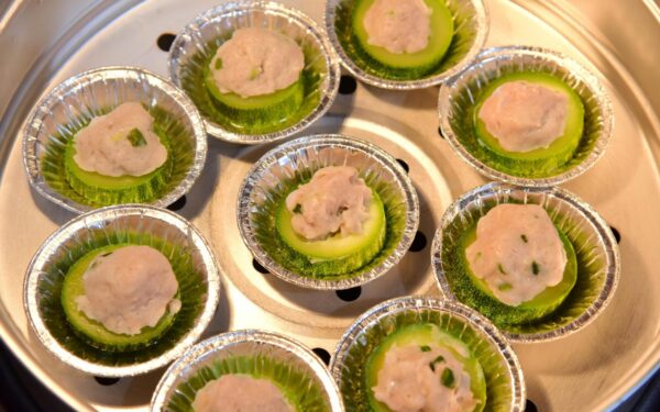 Paprasta ir greita: lengvas būdas, kaip išspausti cukinijas, kad kluskeliai pavyktų iš pirmo karto