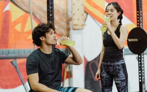 Ekspertai ragina sustoti ir pagalvoti: izotoniniai gėrimai slepia daugiau nei manėte