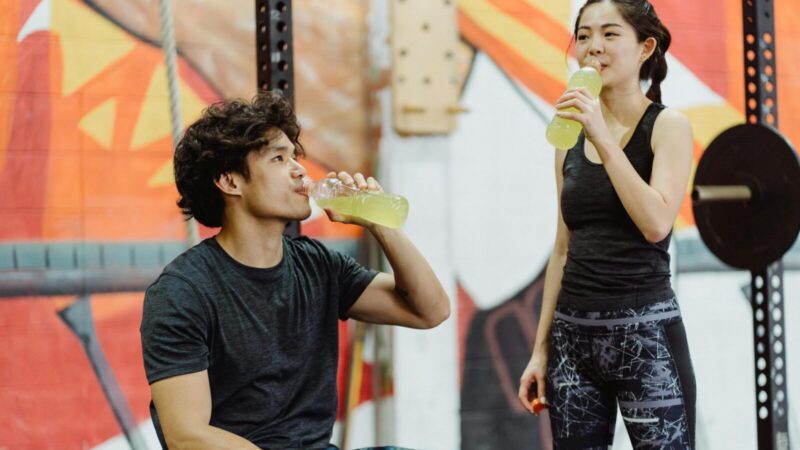 Ekspertai ragina sustoti ir pagalvoti: izotoniniai gėrimai slepia daugiau nei manėte