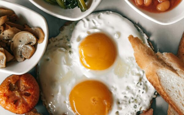 Kiaušinienės patobulinimai: geriausi deriniai ir ingredientai, kad ilgiau jaustumėtės sotūs