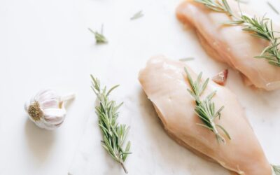 Šaldytuvas ne visada gelbsti: ekspertai atskleidžia, kiek iš tiesų laikosi žalia vištiena