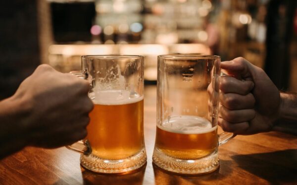 Naujas draudimas jau pakeliui: nepilnamečiams ribos griežtėja, kas dar bus uždrausta?