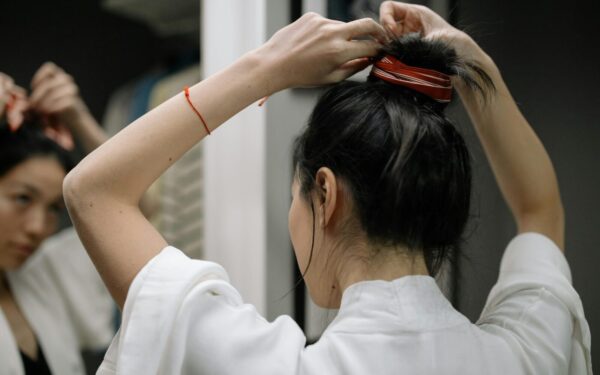 Ši šukuosena užkariauja 2026-uosius: kuodukas atrodo prabangiai, bet padaryti labai lengva