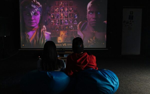 „Invincible“ keliasi į žaidimus: pristaytos pirmos detalės apie siužetą ir veikėjus