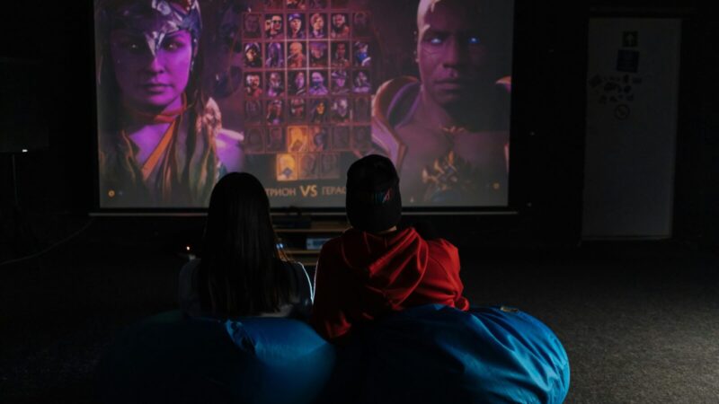 „Invincible“ keliasi į žaidimus: pristaytos pirmos detalės apie siužetą ir veikėjus