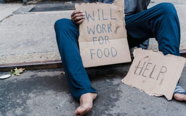 Turtingieji Lietuvoje gyvena kitaip: kiek realiai skiriasi jų pajamos nuo vidutinių gyventojų?