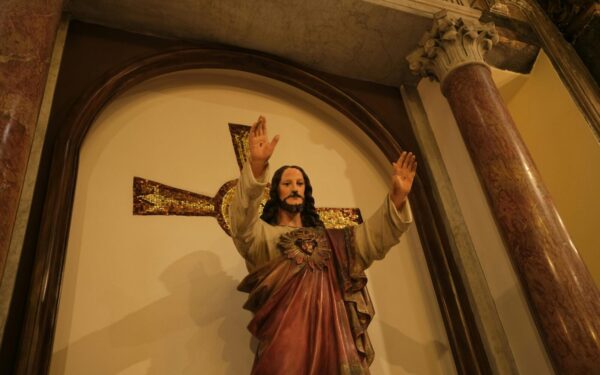 Šokiruojantis vaizdas patvirtintas: kas iš tikrųjų nutiko su Jėzaus statula Libane?