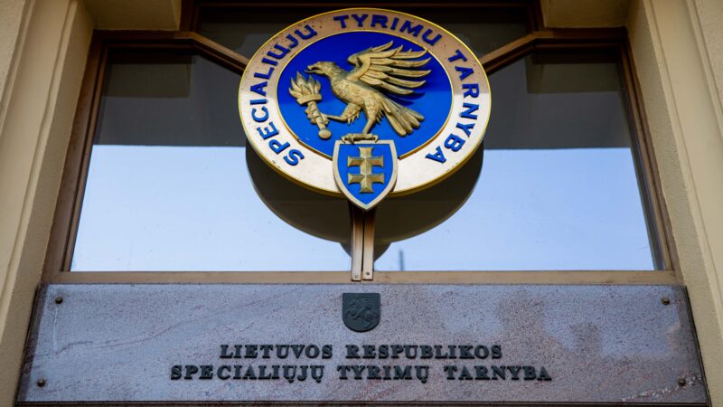 Skandalas dėl LRT: valdantieji spaudžia, opozicija mato korupcijos riziką