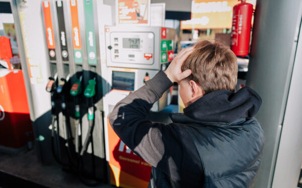 Benziną ar dyzeliną pilatės Lenkijoje? Viena klaida gali kainuoti tūkstančius, to nežino daugelis