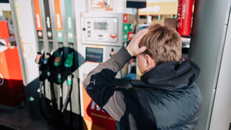 Benziną ar dyzeliną pilatės Lenkijoje? Viena klaida gali kainuoti tūkstančius, to nežino daugelis