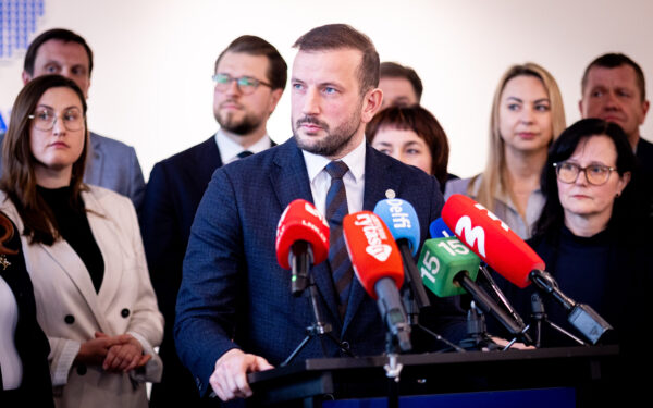 Neigiama, bet ar tai tiesa? Demokratai ir socdemai jau gali būti susitarę dėl balsavimo