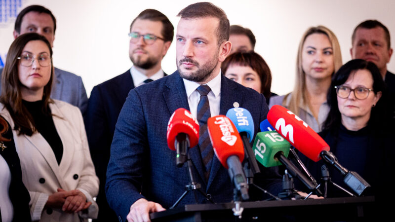 Neigiama, bet ar tai tiesa? Demokratai ir socdemai jau gali būti susitarę dėl balsavimo