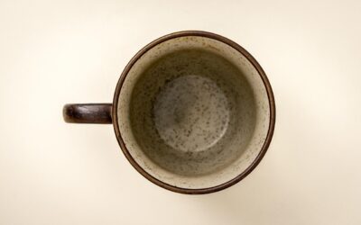 Kūrybiški vazonai namams: paprasti sprendimai, kaip panaudoti tai, kas jau yra namuose