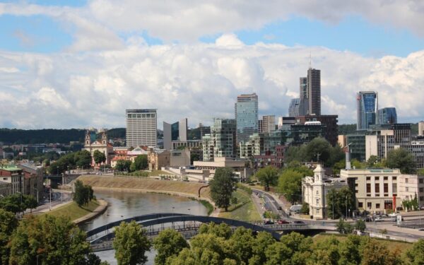 Vilniuje bręsta skandalas: dėl vieno renginio prašymo įsitraukė VSD, kas kelia įtarimų?