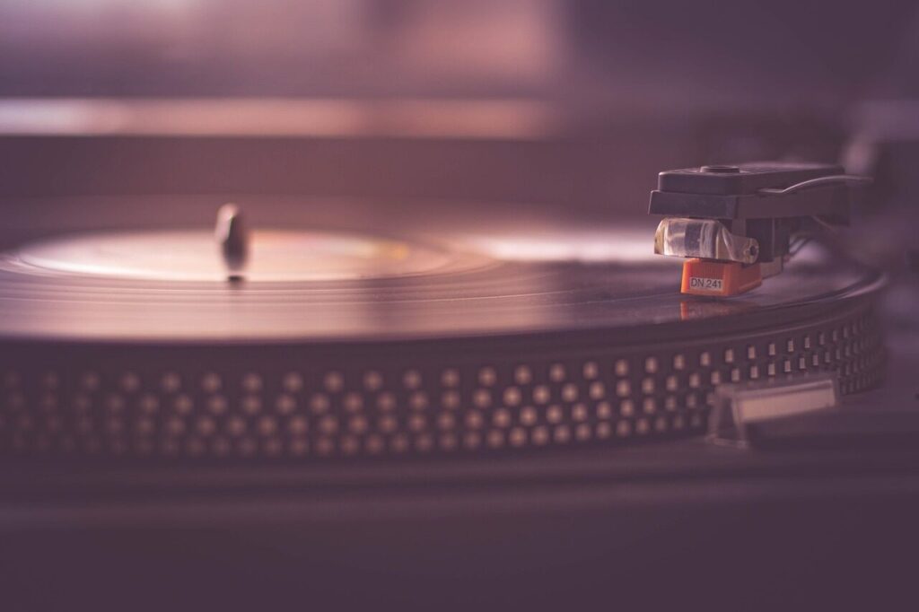 Vinilinių plokštelių grotuvas. Pixabay nuotr.