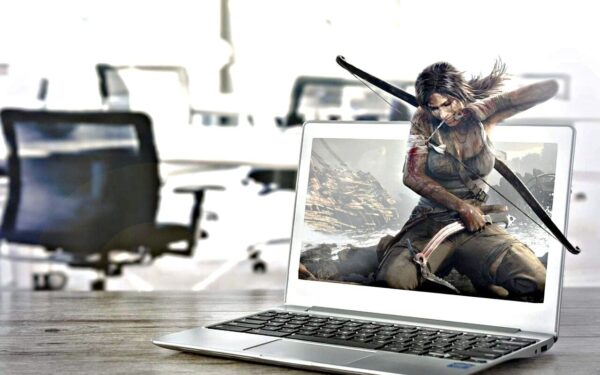 Naujas sezonas, naujas veidas: Lara Croft atvyksta į pirmojo asmens šaudyklę ,,Delta Force”