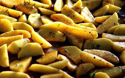 Traškios išorėje, minkštos viduje: paprastas triukas, kaip pagaminti tobulas keptas bulves