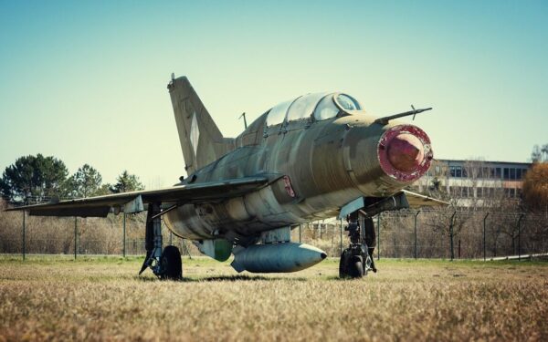 Orlaivių stygius smogia Rusijai: į tarnybą grįžta tai, kas jau turėjo būti nurašyta