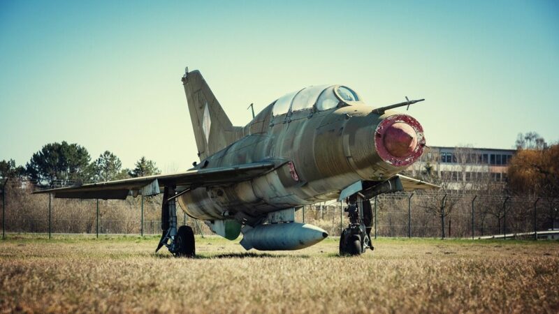 Orlaivių stygius smogia Rusijai: į tarnybą grįžta tai, kas jau turėjo būti nurašyta