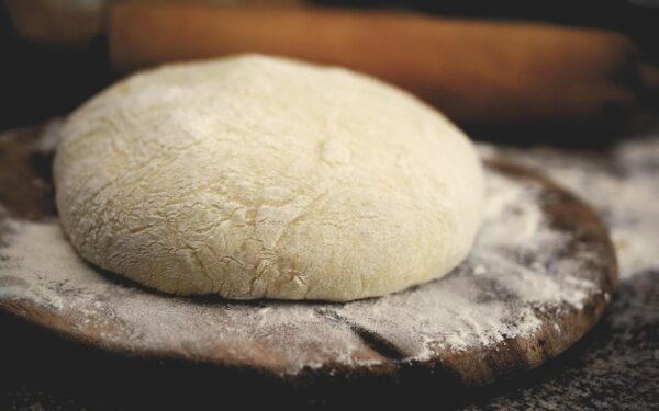 Mielinė tešla su užplikymu: močiutės receptas, kaip iškepti minkštus ir drėgnus kepinius