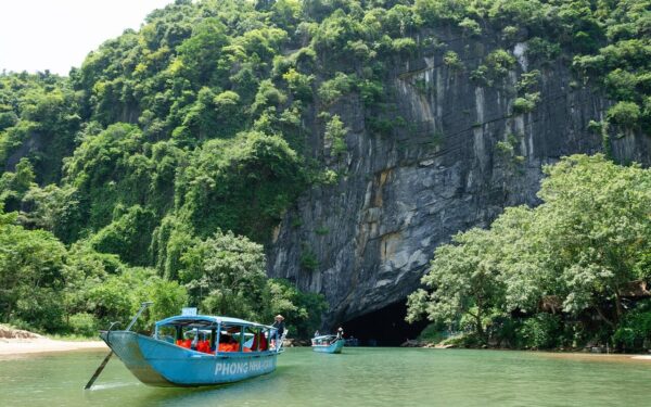 Vietnamo džiunglių paslaptis: istorija, kaip dingo ir vėl buvo rasta milžiniška ola