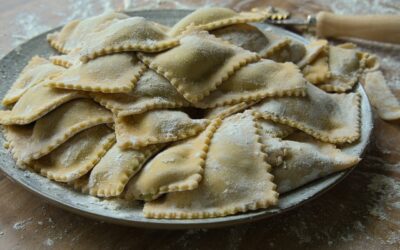 Paprastas receptas ir svarbiausios taisyklės, kaip paruošti tobulą koldūnų tešlą, kuri neplyštų ir neliptų