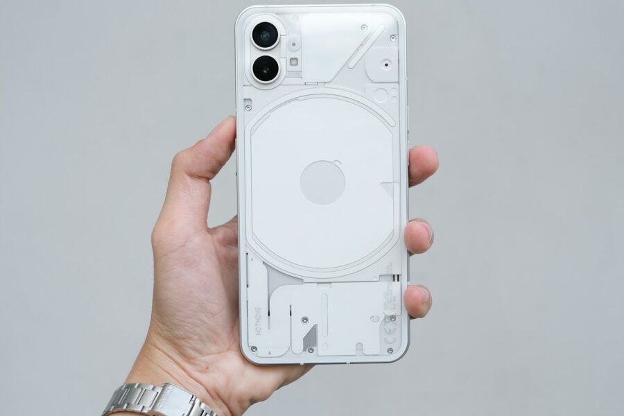 „Nothing“ išmanusis telefonas. Unsplash nuotr.