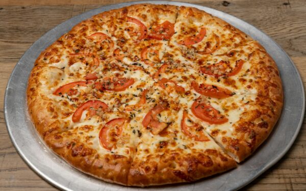 Karštis ir dar kartą karštis: auksinės taisyklės, kaip pasiekti traškius picos kraštus savo virtuvėje