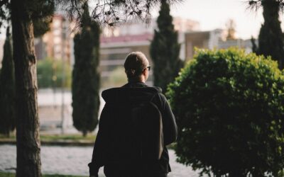 Ne tik elegancija: psichologai atskleidžia, ką apie žmogų gali atskleisti juoda spalva