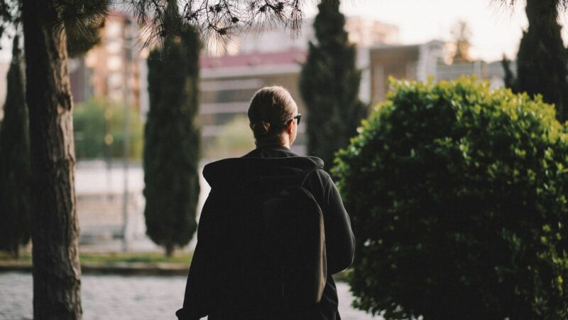 Ne tik elegancija: psichologai atskleidžia, ką apie žmogų gali atskleisti juoda spalva