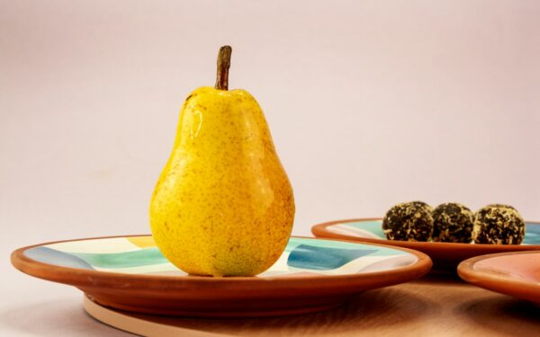 Saldumas ir sūrumas vienoje lėkštėje: salotos su kriaušėmis, kurios greitai taps mėgstamiausios