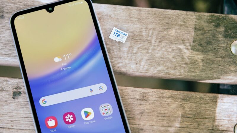 „Samsung“ pristatė „Galaxy A37“ ir „A57“ telefonus: nauji vidutinės klasės modeliai