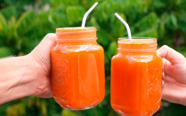 Eksperimentas namuose: stiklinė morkų sulčių kasdien ir netikėti rezultatai po 7 dienų