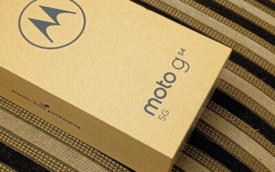 „Motorola“ grįžta į rinką, bet kainos kyla: pigūs telefonai pamažu praranda savo privalumą