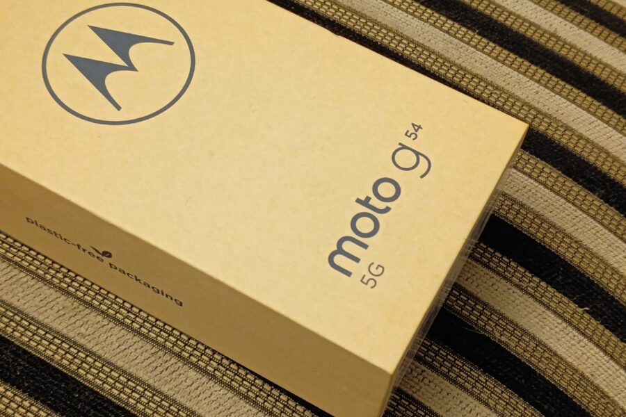 „Motorola“ grįžta į rinką, bet kainos kyla: pigūs telefonai pamažu praranda savo privalumą