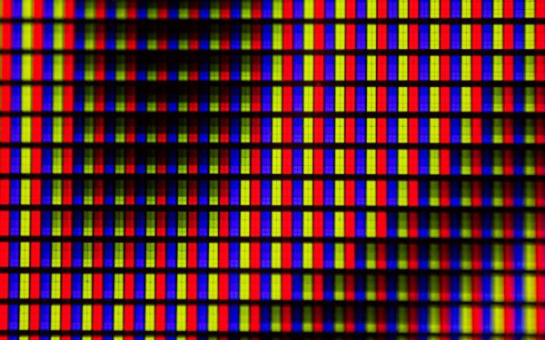 „Bigme“ pristato netikėtą sprendimą: kuriamas išmanusis su dviem skirtingais ekranais