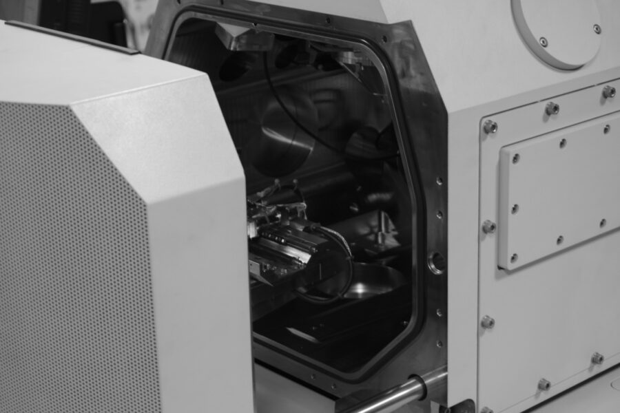 Plazmonika iš arčiau: naujas tyrimas atskleidžia, kaip nanorėmai keičia energijos pasiskirstymą