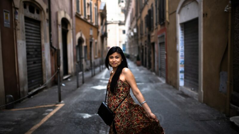 Pagrindiniai garderobo elementai: 6 mados pasirinkimai, kurie formuoja šiuolaikinį italių įvaizdį