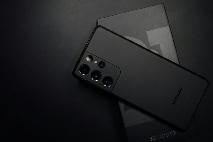 „Samsung“ strategija keičiasi: du aukščiausios klasės modeliai vienoje serijoje