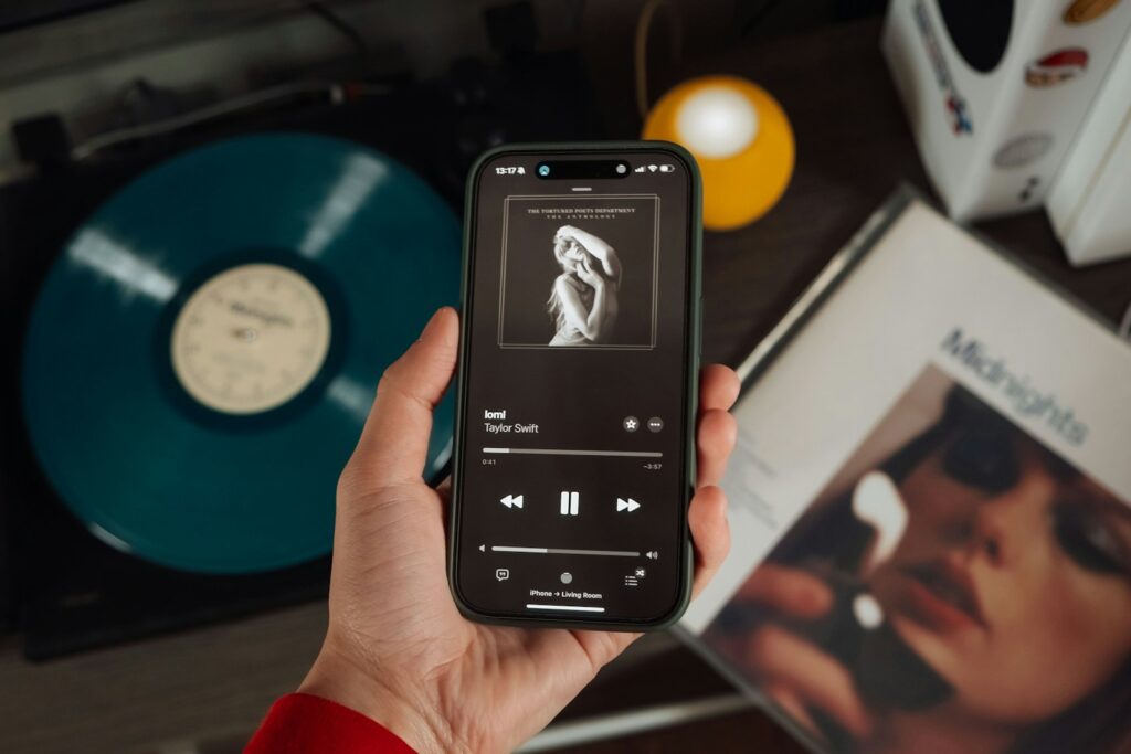 Taylor Swift prekės ženklas. Unsplash nuotr.