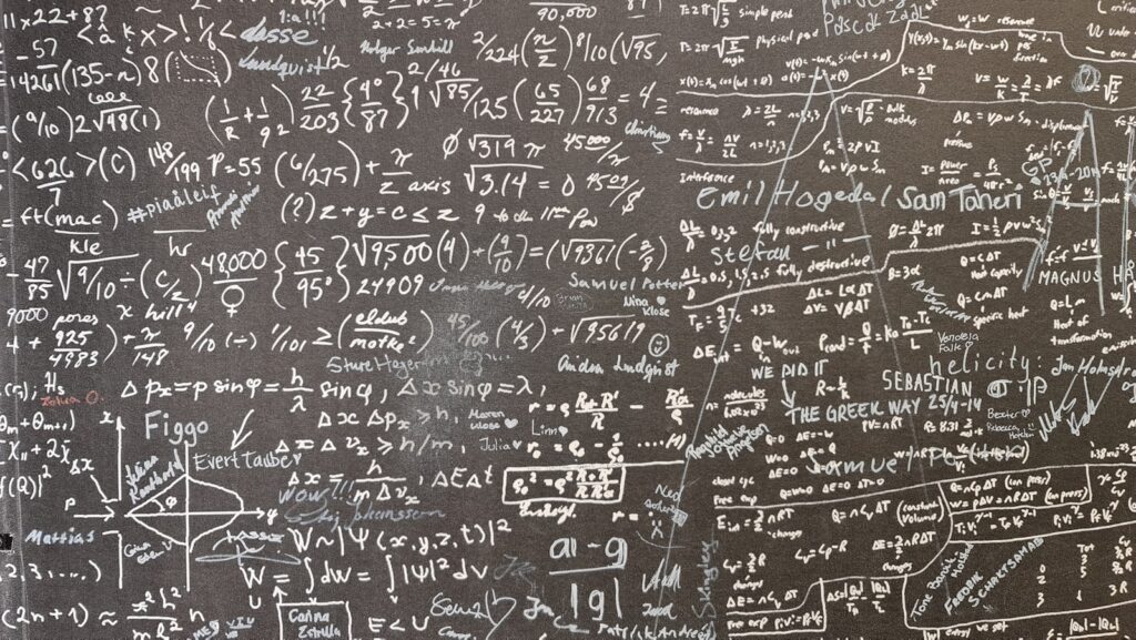 Matematiniai skaičiavimai. Unsplash nuotr.