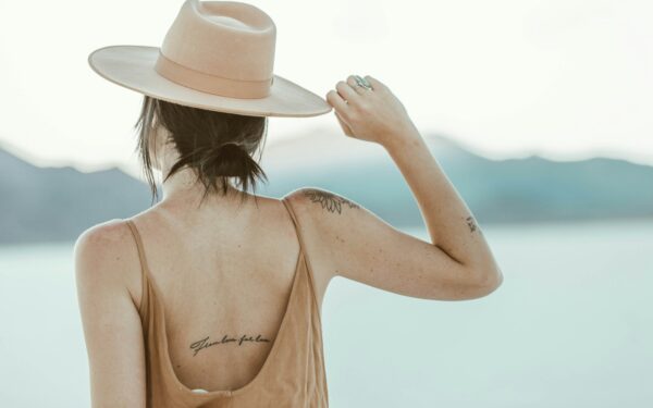 Spuogeliai ant nugaros: svarbiausi patarimai, kaip atsikratyti nugaros bėrimų ir sudirgimo