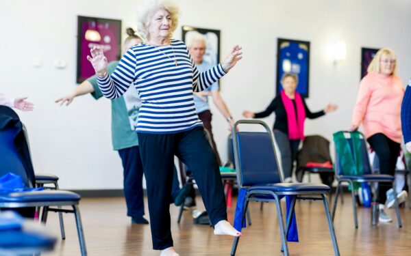 Nuo mitybos iki judėjimo: paprasti įpročiai, kurie padeda atsikratyti skysčių pertekliaus