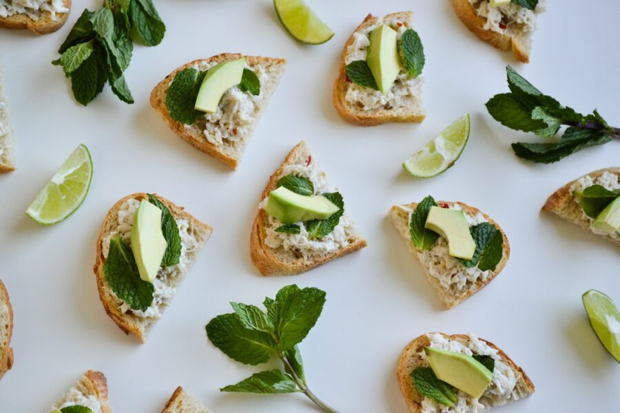 Kokteilinis avokadas be kauliuko: sužinokite, kuo jis skiriasi ir kodėl verta išbandyti