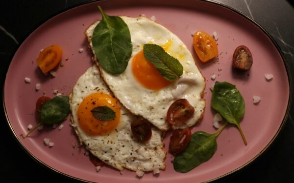 Baltymai, riebalai ir dažniausios klaidos: patarimai, kaip kiaušinienę paversti palankesne organizmui