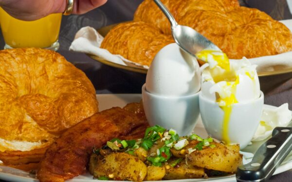 Mitybos klaidos, kurios kelia cukraus kiekį kraujyje: saugūs sprendimai, ką rinktis vietoj įprastų pusryčių