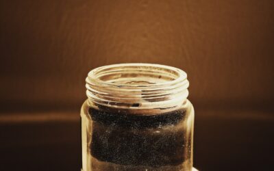 Svarbi detalė, kurią pamiršta daugelis: sužinokite, kaip teisingai išrūšiuoti stiklainius ir jų dangtelius